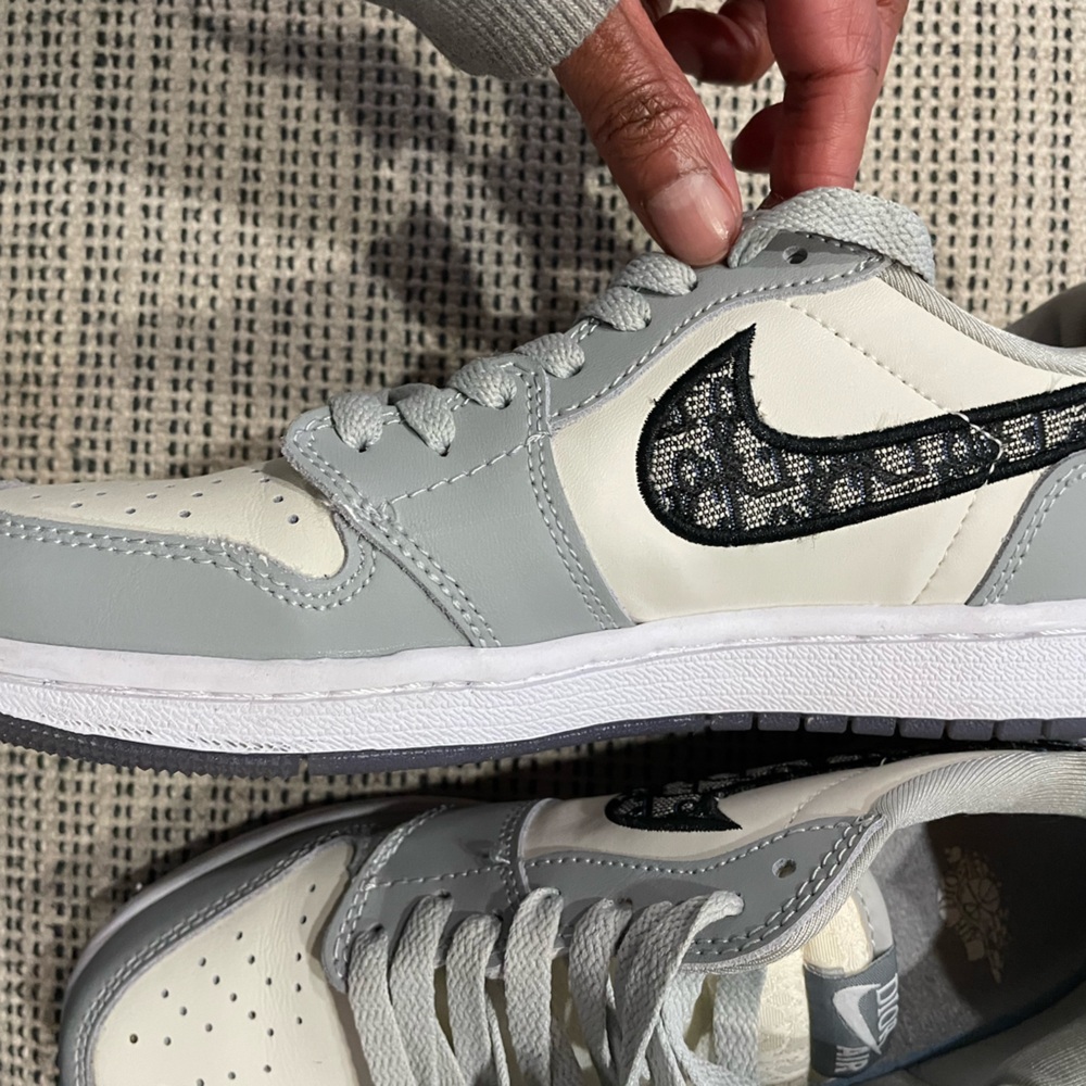 Nike Air custom designer low sneakers women’s 5.5. Bought at auction, no box